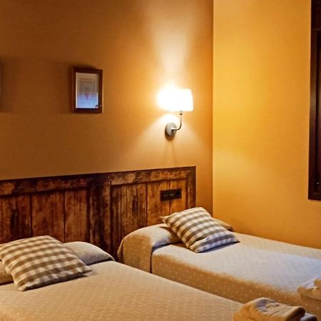 Casas Rurales Entrecastanos Onís Buitenkant foto