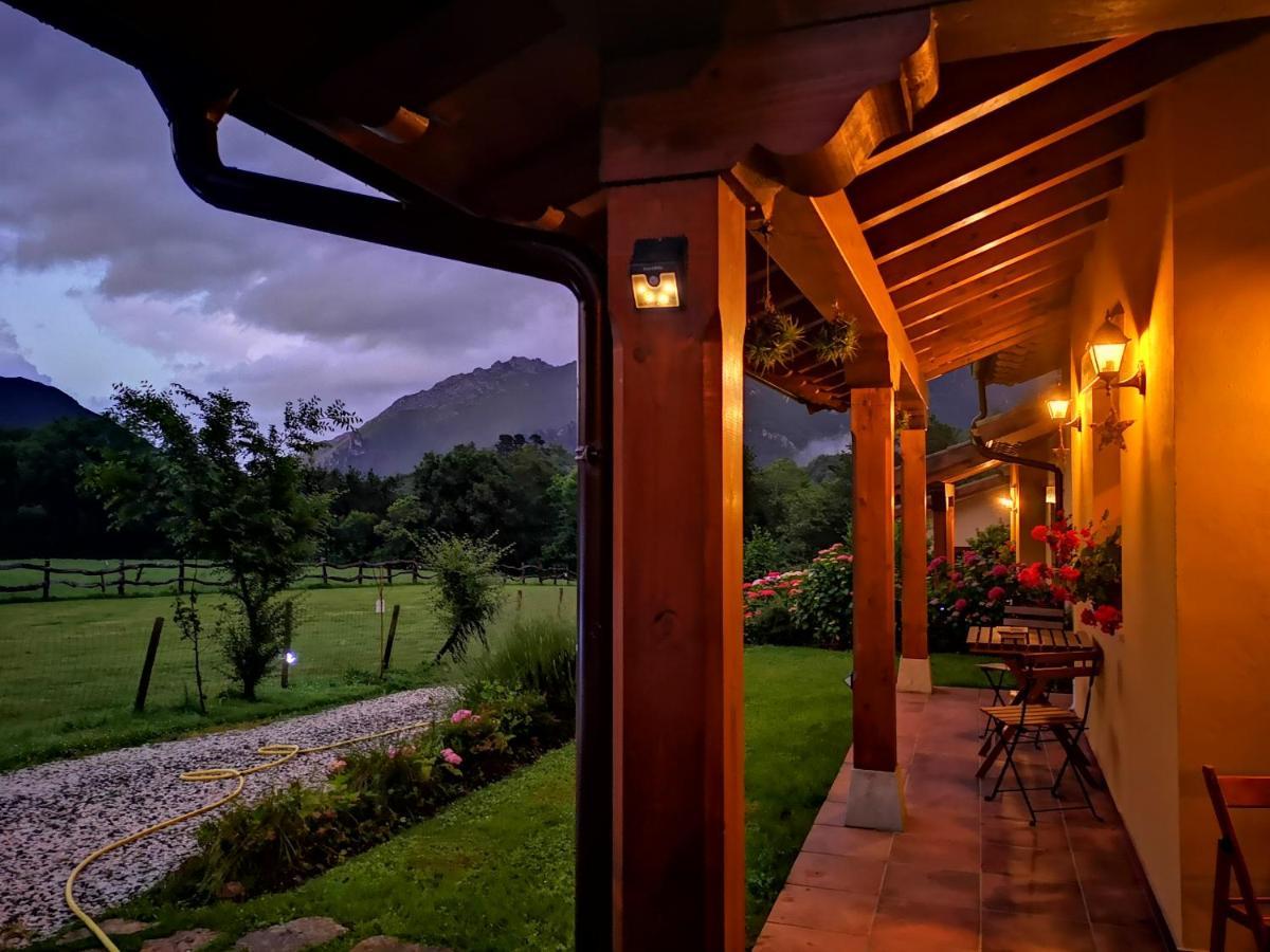 Casas Rurales Entrecastanos Onís Buitenkant foto