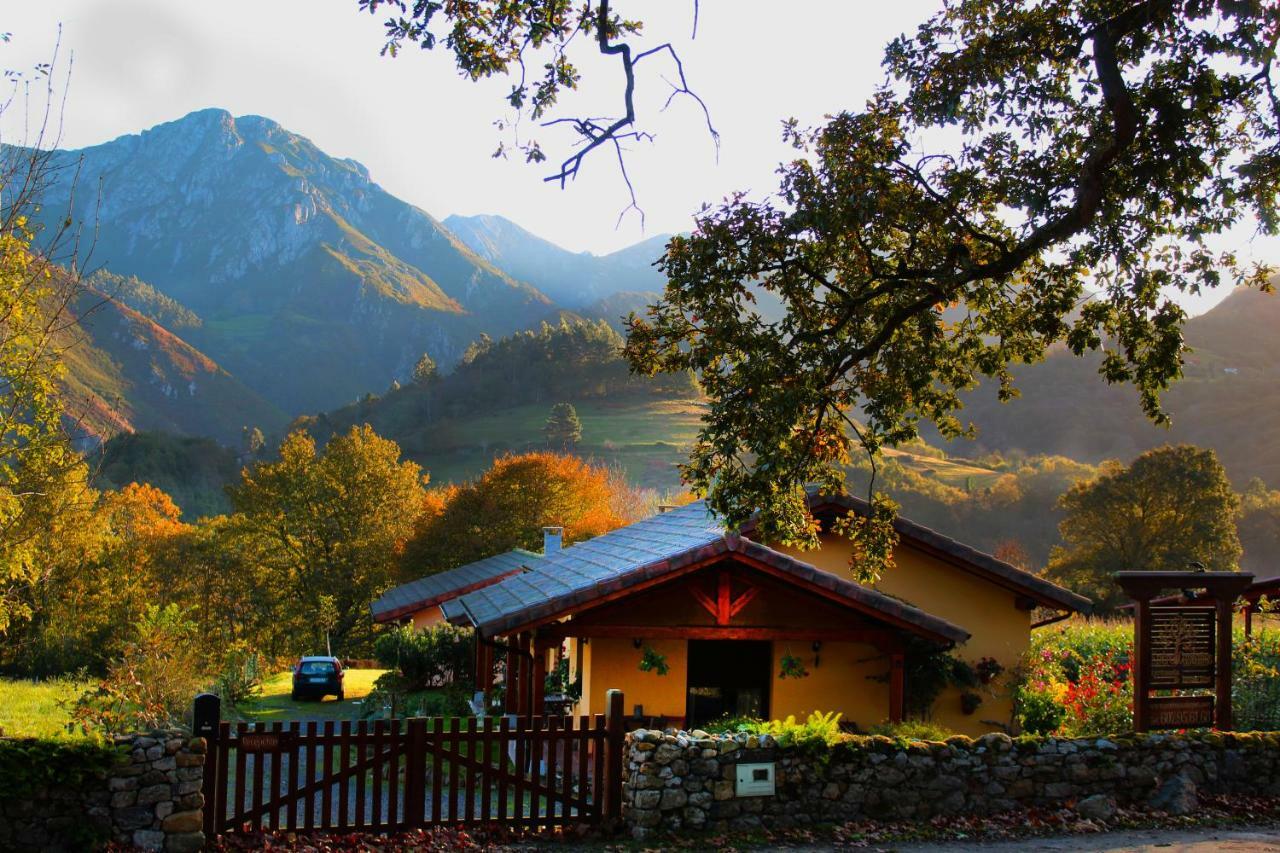Casas Rurales Entrecastanos Onís Buitenkant foto