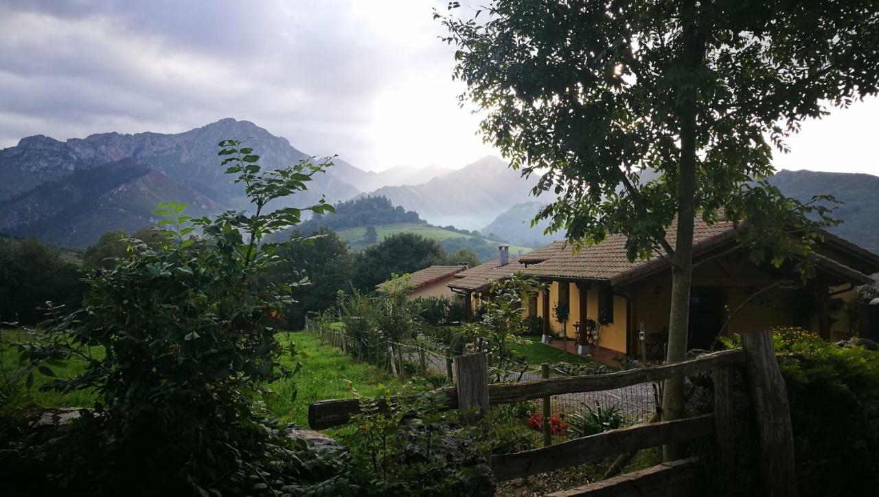 Casas Rurales Entrecastanos Onís Buitenkant foto